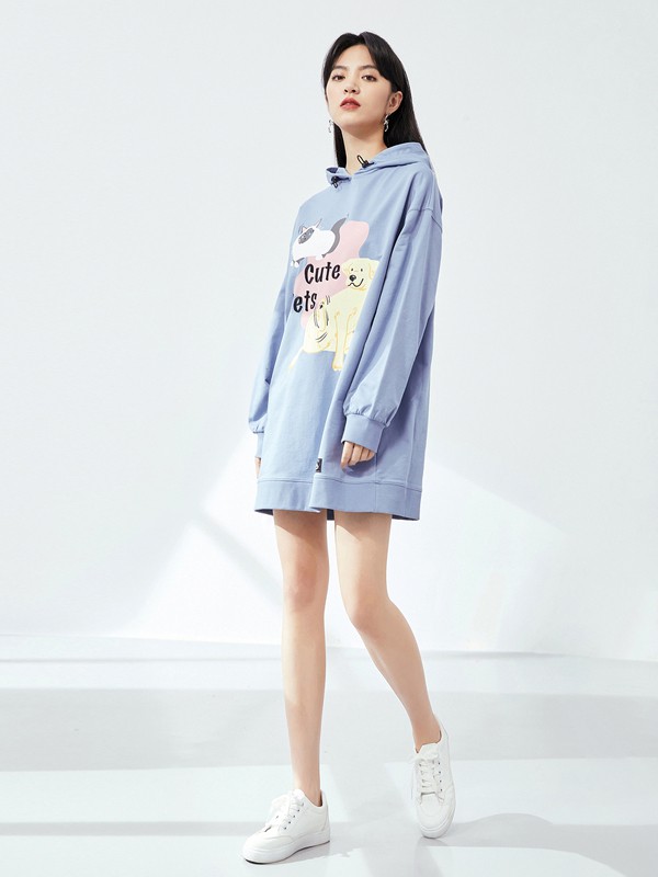 伊芙丽2021春季蓝色印花卫衣裙