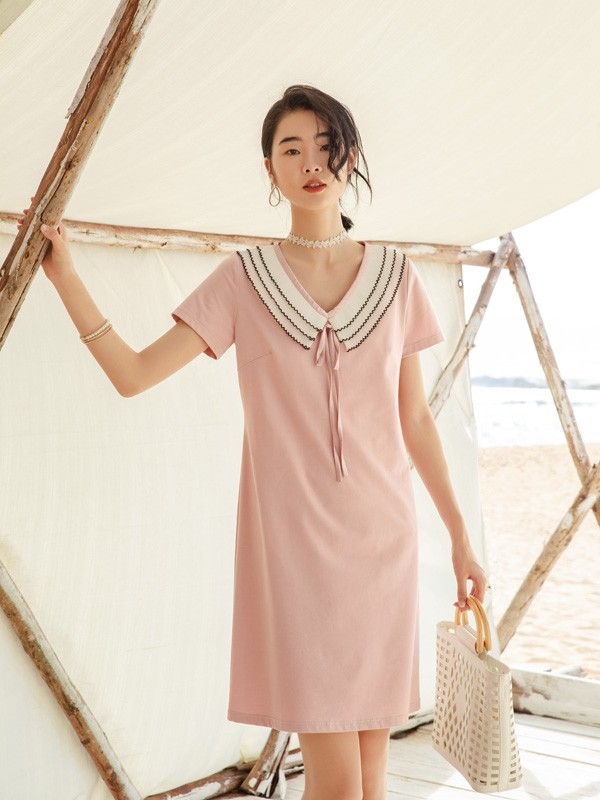 点击查看下一张千百惠女装图片