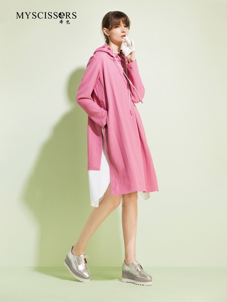 希色2021春夏季粉色纯色卫衣裙