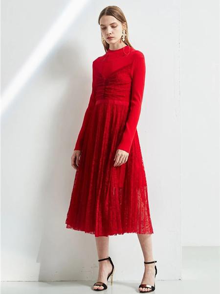 尤西子2021秋冬季红色纯色连衣裙