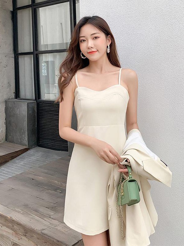 天使韩城女装2021春夏季米色纯色吊带裙
