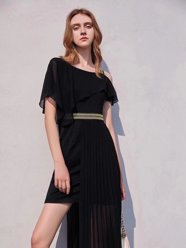 卡尼欧女装2021春夏季黑色不对称连衣裙