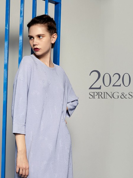 拉娜菲2021春夏季灰色纯色连衣裙