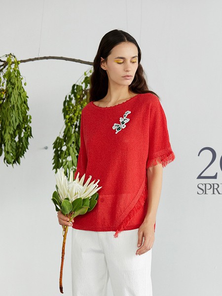 拉娜菲2021春夏季红色印花T恤