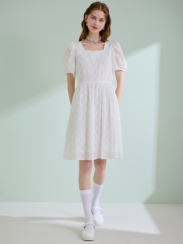 轩日女装2021春夏季白色泡泡袖连衣裙