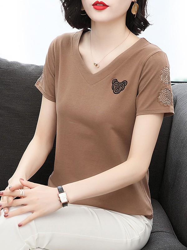 伽依妩女装2022春夏季咖啡色T恤
