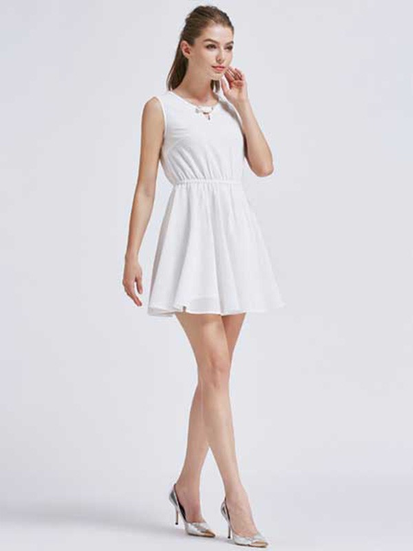 摩兰度女装2023春夏季白色连衣裙