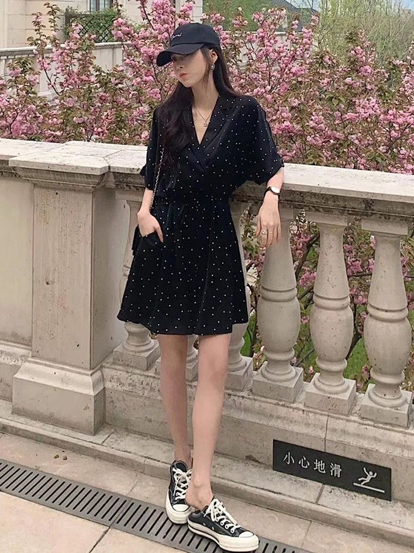 MHE2023春夏季黑色连衣裙