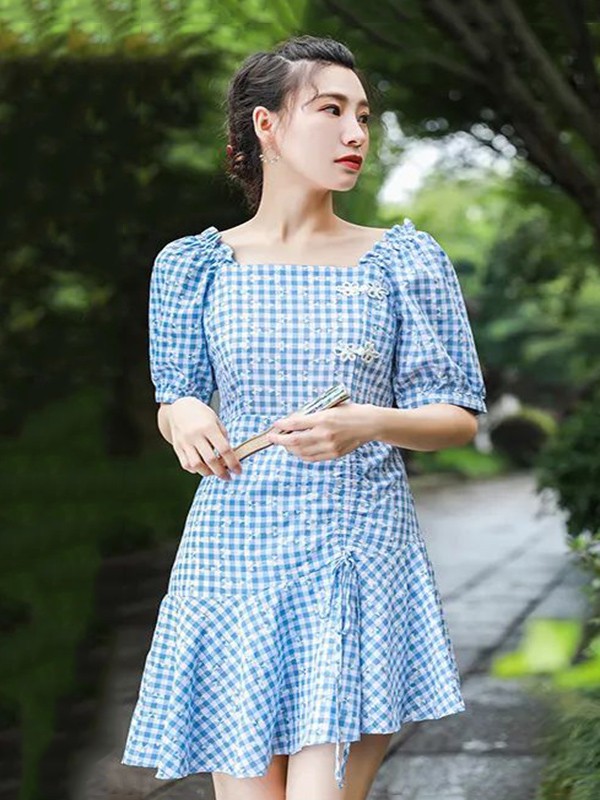 韩依瑞2023春夏季蓝色连衣裙