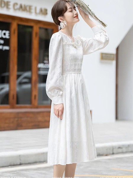 MIYU2022秋冬季白色连衣裙
