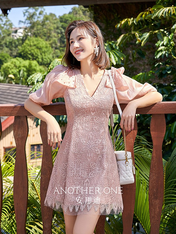 ANOTHERONE2022春夏季粉色蕾丝连衣裙