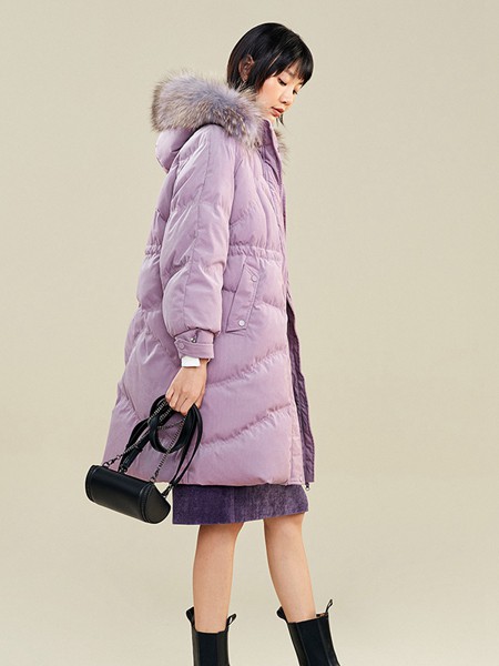太平鸟女装2021秋冬季紫色带毛领羽绒服