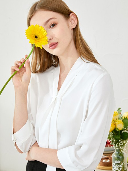 朵以女装2022春夏季白色纯色衬衫
