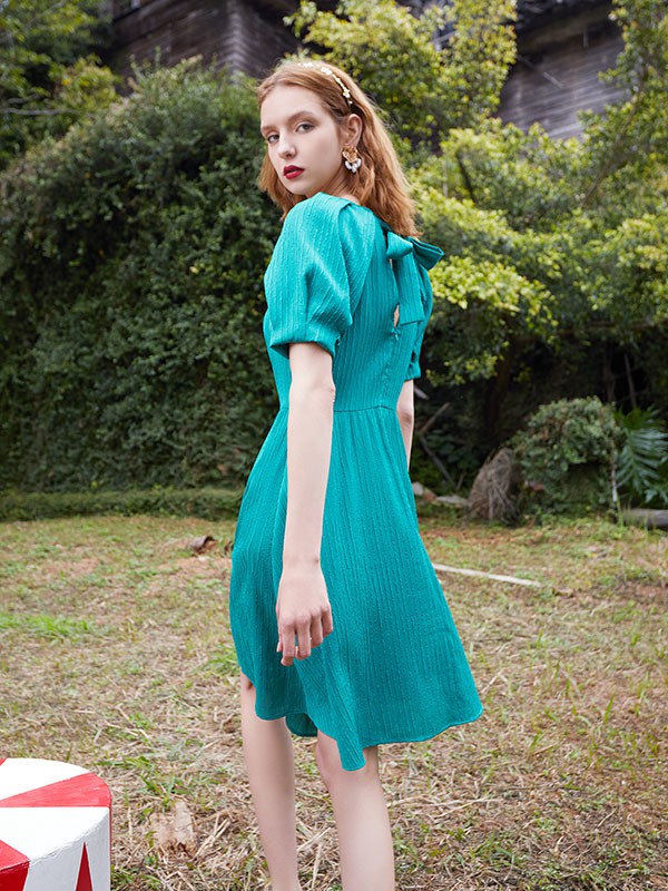 ETERNALFASHION女装2022春夏季绿色褶皱连衣裙