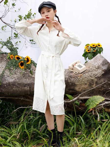 初绱女装2022春夏季白色纯色衬衫裙