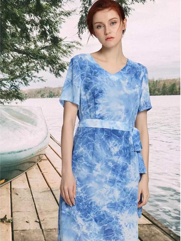 莫妮卡女装2022春夏季蓝色印花连衣裙