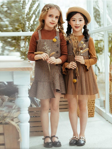 塔哒儿童装2021秋冬季棕色吊带裙