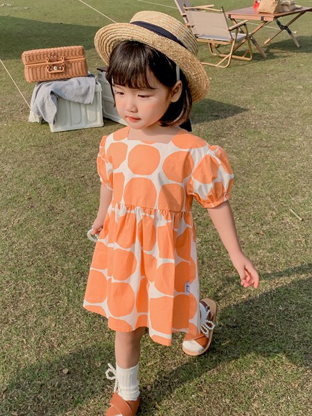 姜小牙2022春夏季橙色连衣裙