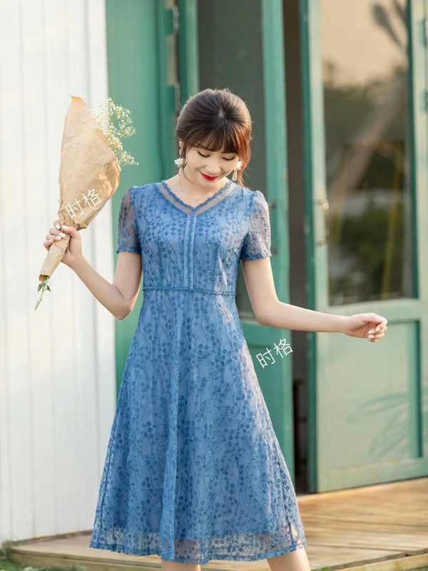 时格2022春夏季蓝色连衣裙
