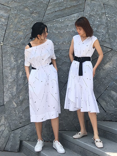 沐紫格女装2022春夏季白色连衣裙