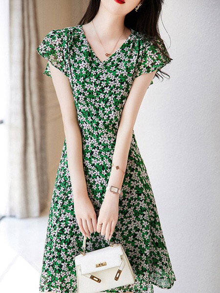 佐思琳2022春夏季绿色连衣裙