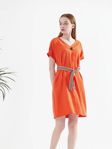 布同 女装2022春夏季橙色连衣裙
