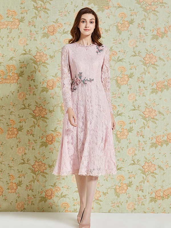 粉红玛琍2022秋冬季粉色连衣裙