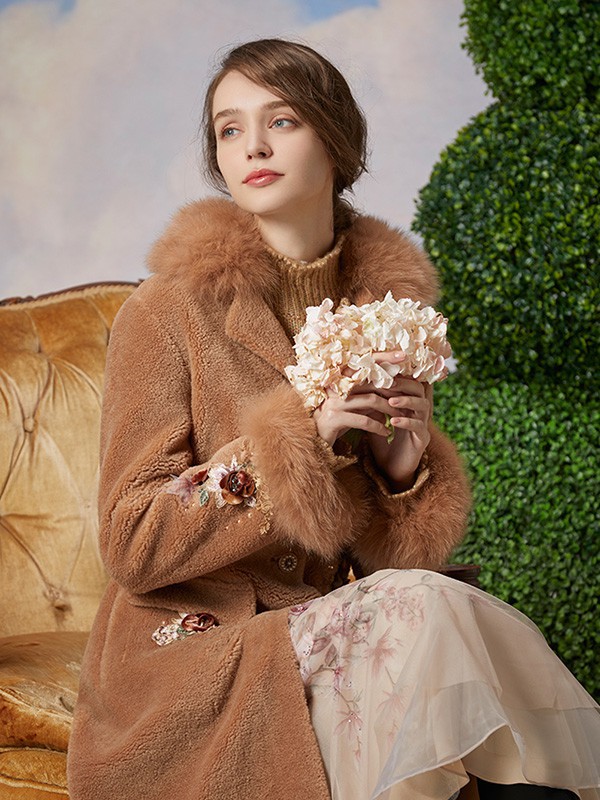 粉红玛琍女装2022秋冬季咖啡色大衣