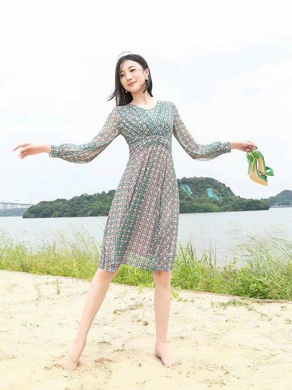 若岚菲女装2023春夏季绿色连衣裙