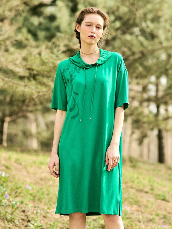 五色风马2023春夏季绿色连衣裙