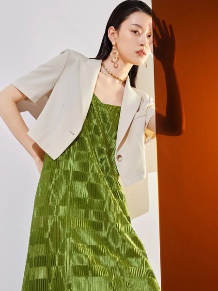 JUST&TH2023春夏季绿色吊带裙