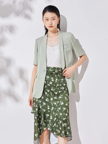 JUST&TH2023春夏季绿色半身裙