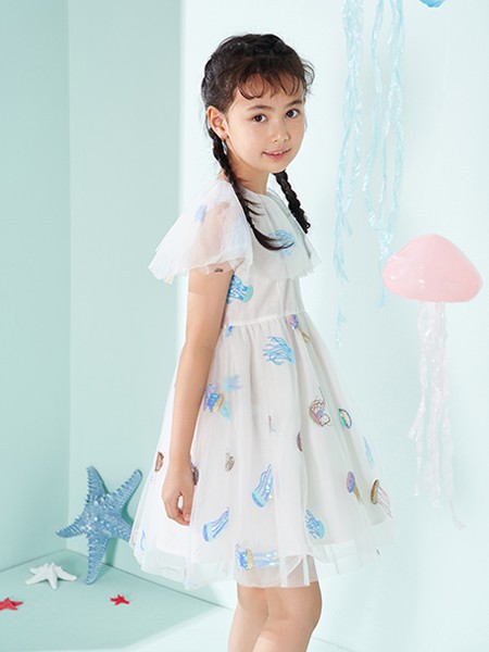 红蜻蜓2023春夏季白色连衣裙