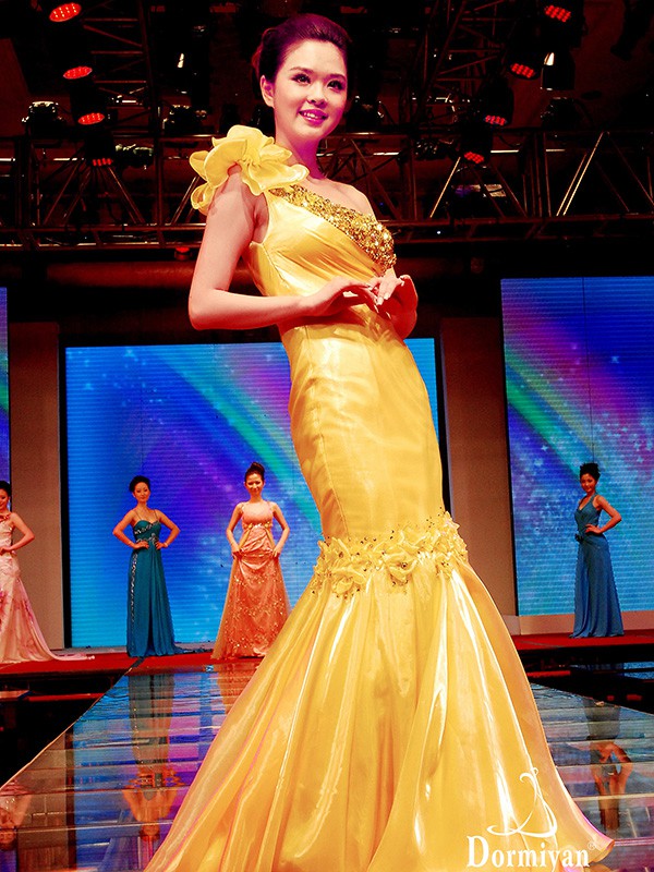 Dormiyan女装2023春夏季黄色礼服
