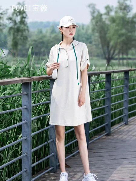 宝薇2023春夏季白色卫衣裙