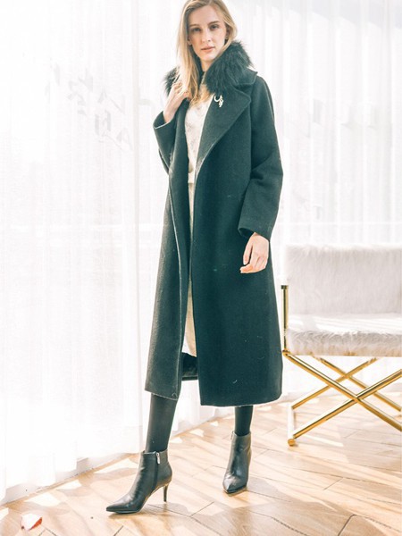 珂妮卡－COOZIC女装2023春夏季黑色大衣