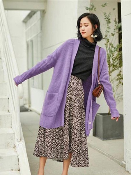 乔娜安达2023春夏季紫色毛衣