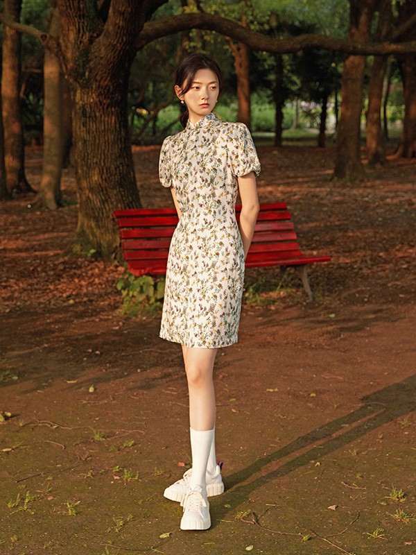 纳薇2023春夏季白色连衣裙