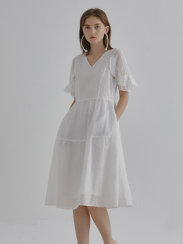 台绣2023春夏季白色连衣裙