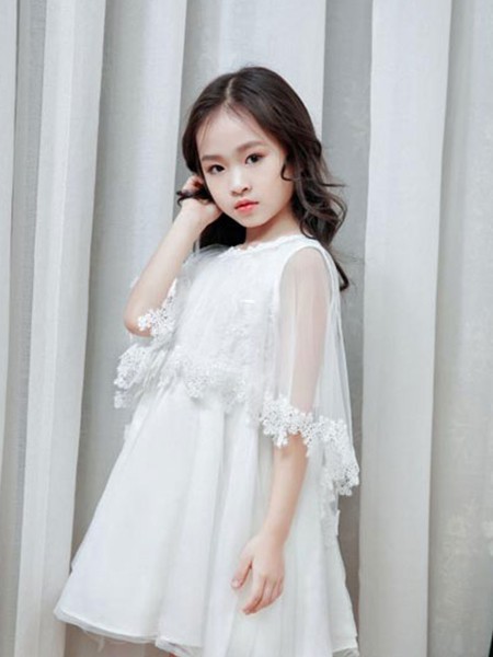 卡莎梦露2023春夏季白色连衣裙