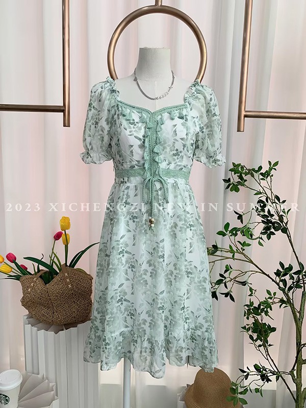 西橙子2023春夏季绿色连衣裙