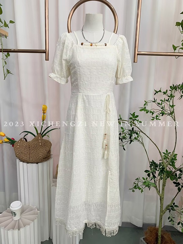 西橙子2023春夏季白色连衣裙