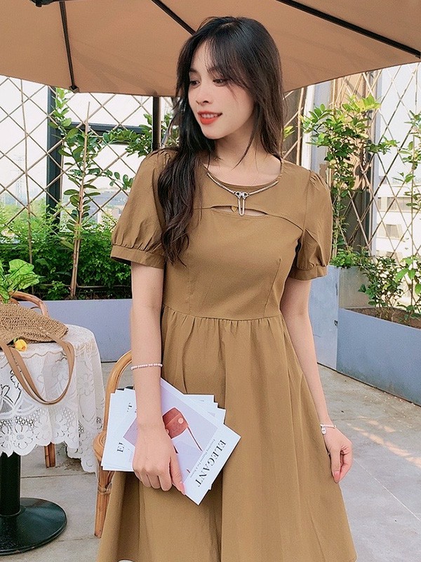 西橙子女装2023春夏季咖啡色连衣裙