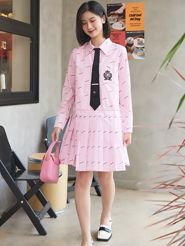 卡蔓2023秋冬季粉色衬衫裙