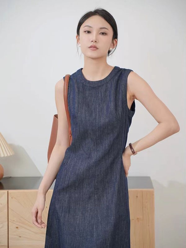点击查看下一张以文女装图片