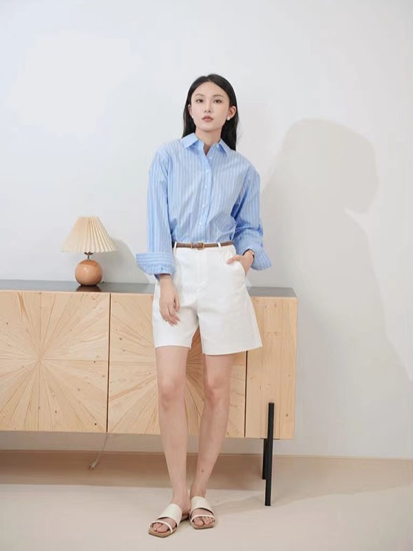 点击查看下一张以文女装图片