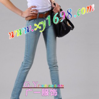 广东便宜的秋冬季女装牛仔裤批发货源哪里有潮流女装牛仔裤批发
