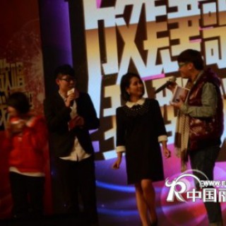 上海外国语学院校园歌手大赛 为幸运嘉宾提供芭藜衣都服装
