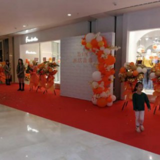 热烈祝贺范卡图在东莞常平翔龙天地购物中心新店盛大开业