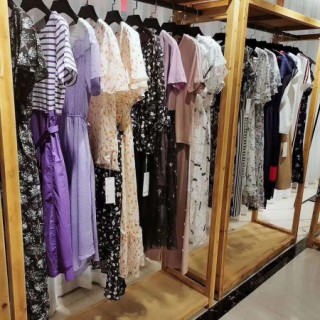 广州 品牌折扣女装 20夏季时尚独立色彩柔和大摆连衣裙